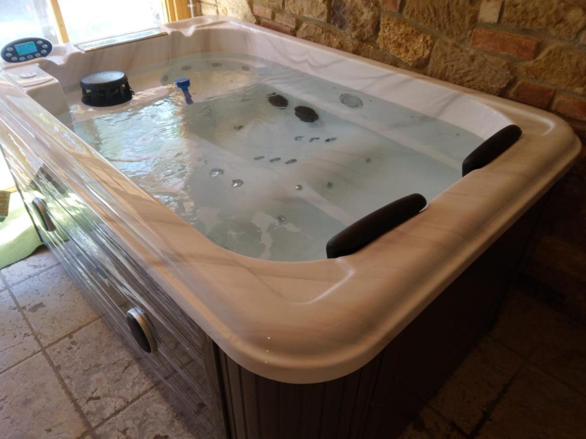 Agriturismo Podere Biancospino Piscina Privata Chianciano Terme Eksteriør billede